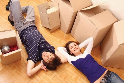Local Woolwich moving truck supporting flat and house moves